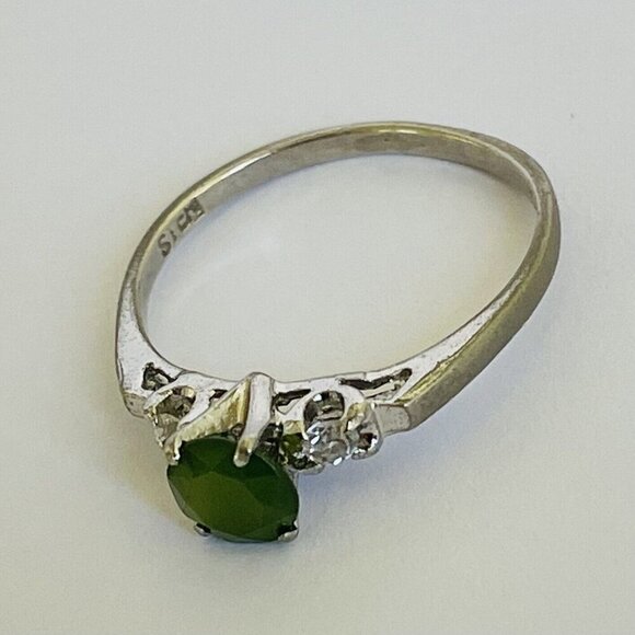 Cute Sterling Silver Ring w/ Round Green Stone & Cubic Zirconia SIZE 5.25 (D6) - Picture 3 of 6